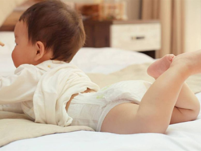                     原创            天气再热，安全起见也尽量别给孩子穿这种裤子，可能耽误生育