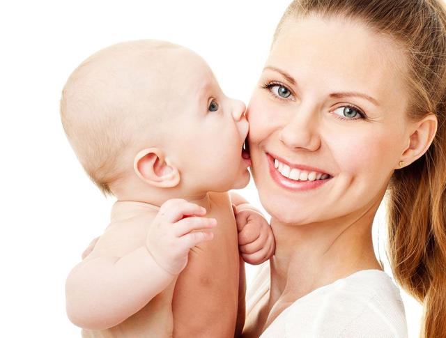                     原创            半岁以内婴幼儿的微笑，你懂他的几个意思？