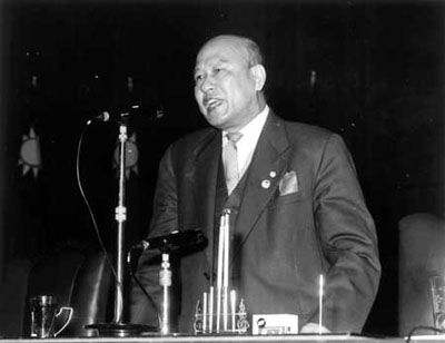 此人善于排兵布阵，超高的军事才能，赢得国人与对手的称赞