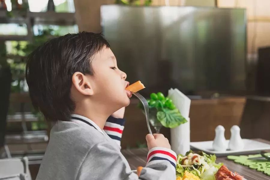                     这些导致肾衰竭的东西，你还在给孩子吃吗？