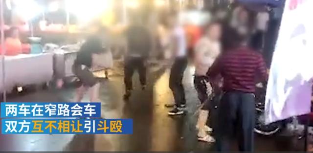 6月12日,江门开平水口镇蟠龙路某网吧门前发生一起故意伤害案件,其中