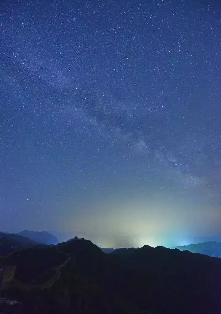 脚踏长城,仰望星空,夏季的金山岭长城藏着道不完的美景