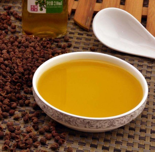 自制花椒油,到底用冷油还是热油炸?少做这一步