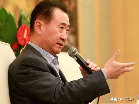 两位商界大佬的中国首富之争，一个砸下1200亿，另一个豪掷1600亿