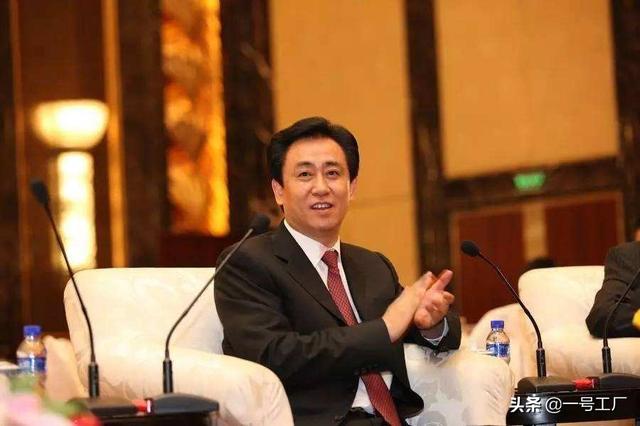 两位商界大佬的中国首富之争，一个砸下1200亿，另一个豪掷1600亿