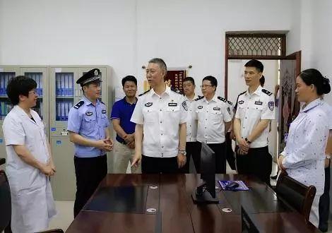 网络访谈:广西壮族自治区副主席,公安厅长周成方
