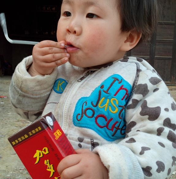                     原创            孩子吃个西瓜，住了3天医院。夏天这几种食物，家长少给孩子吃