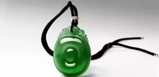 翡翠原石只有缅甸？翡翠和玉的区别有哪些？翡翠和玉的价格各是多少？