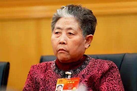 原创老干妈创始人陶华碧没上过一天学也不识字但管理很简单