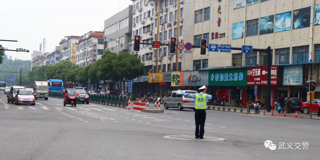 为解决停车难,停车乱,交通堵塞和影响市民出行这一问题,武义交警大队