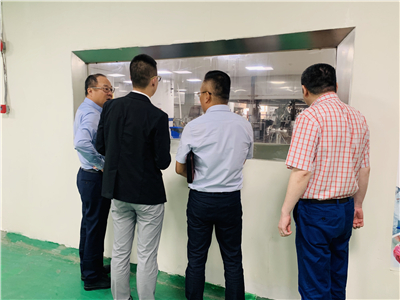 闵行区委统战部副部长,区台办主任张海平等深入翔梅公司下属台资企业