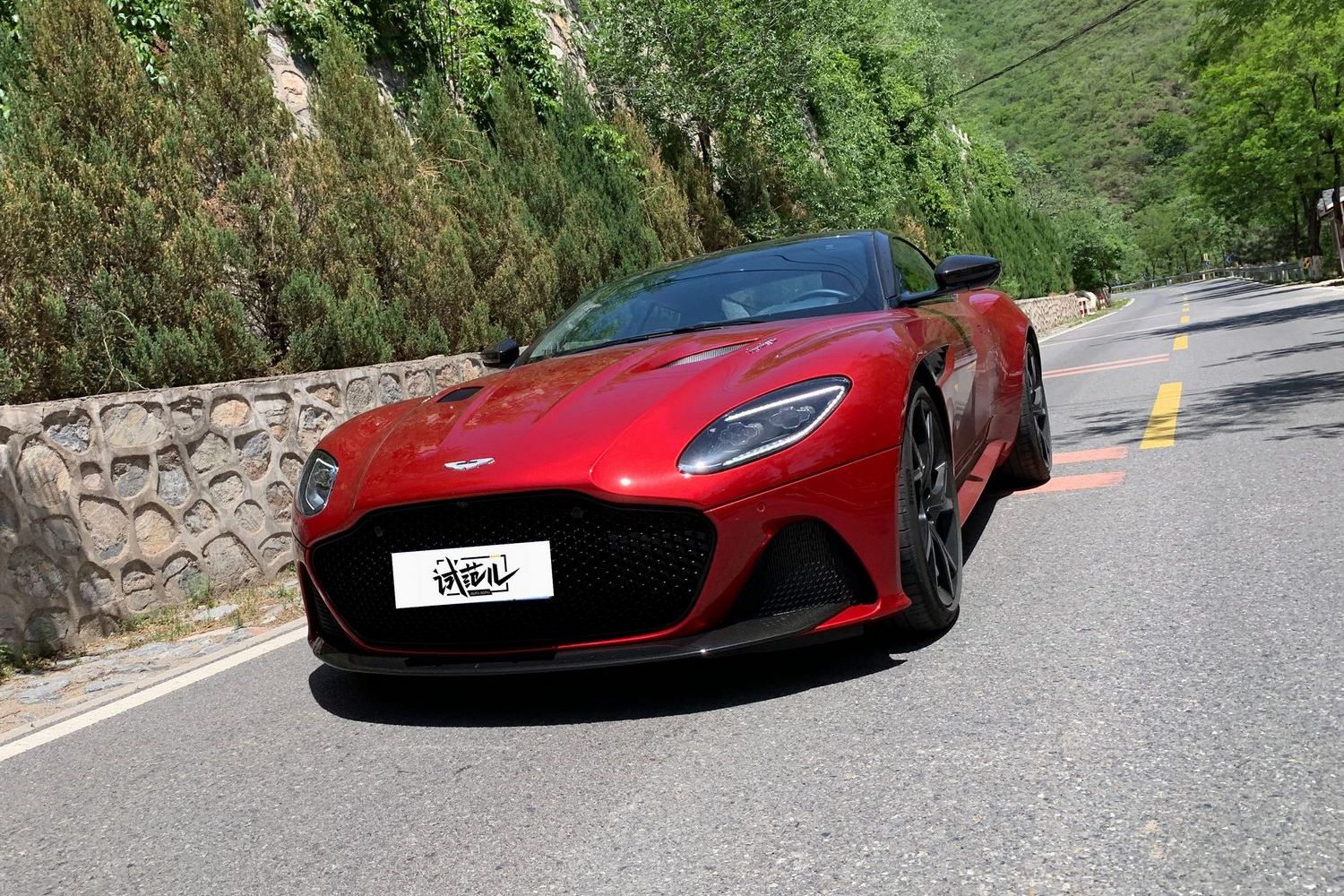 试范儿|优雅与凶悍并存 阿斯顿·马丁dbs superleggera