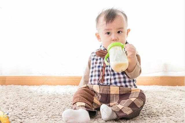                     适合宝宝穿的几种袜子