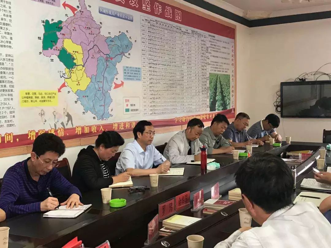 如何理解农村人口脱贫_脱贫图片农村(3)