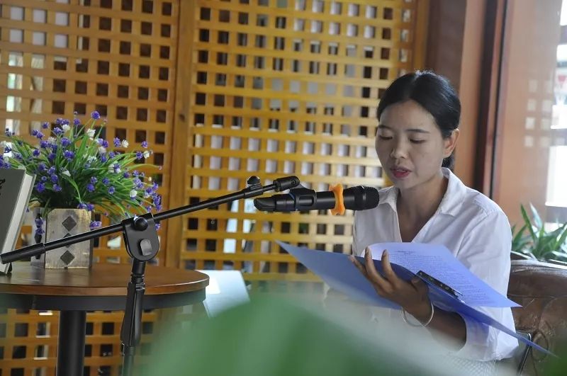西盟县脱贫办举办读好书长才干脱贫攻坚显身手读书分享会