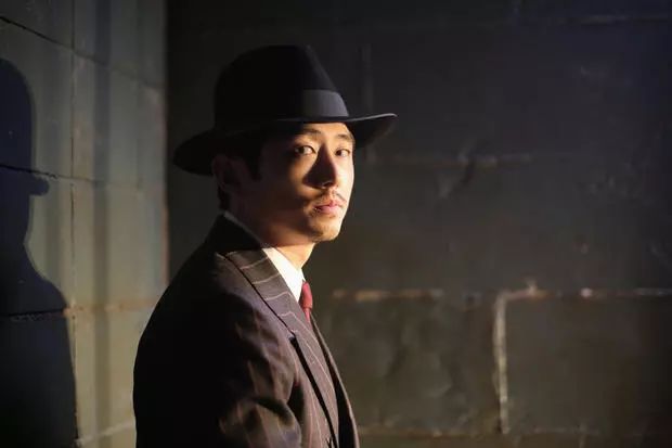 和《黑镜》比脑洞,这部老剧没在怕的