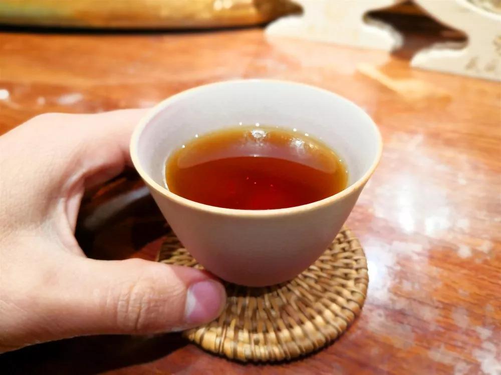 常饮茶使人淡雅脱俗