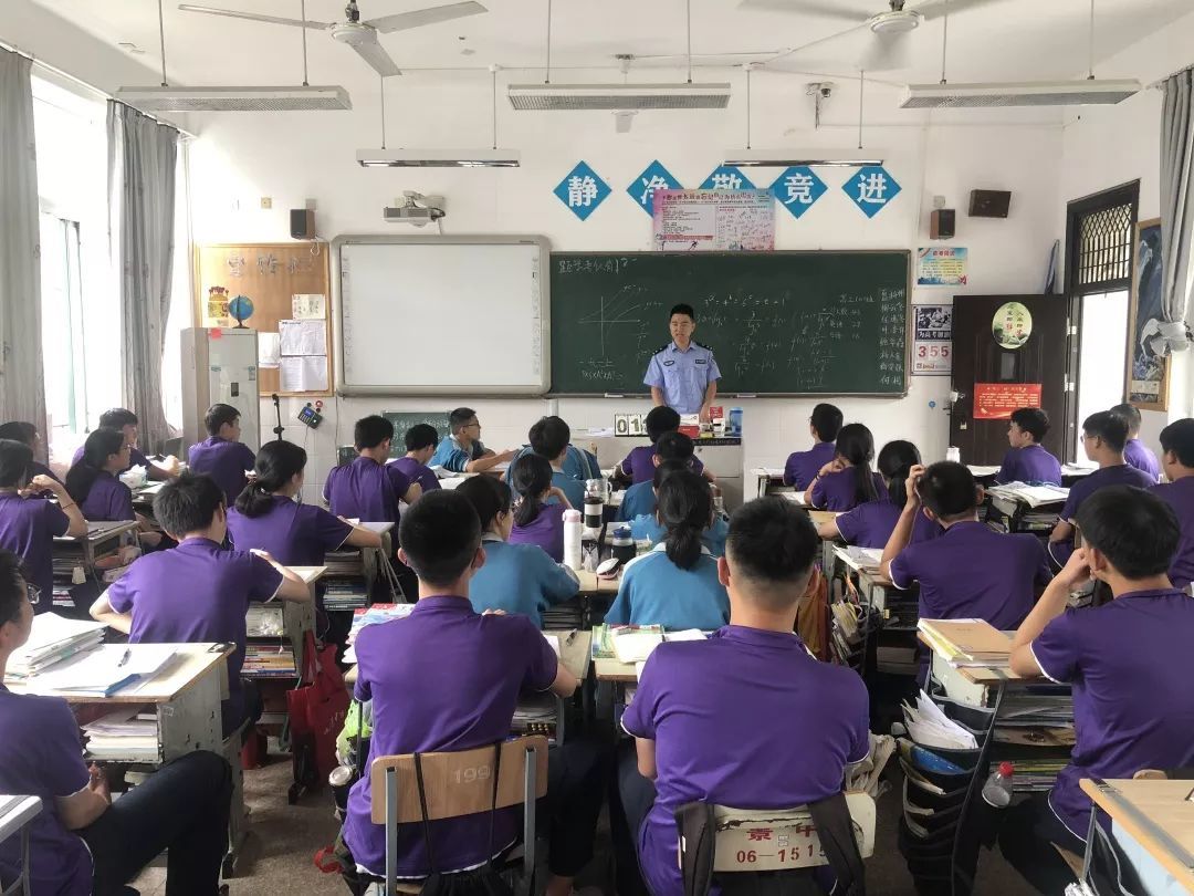 那个专偷景宁中学学生财物的小子栽了