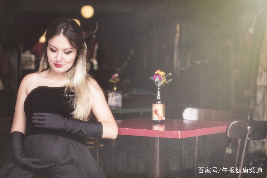                     怀孕时呕吐太厉害？试试这几个小技巧，让孕期舒服点