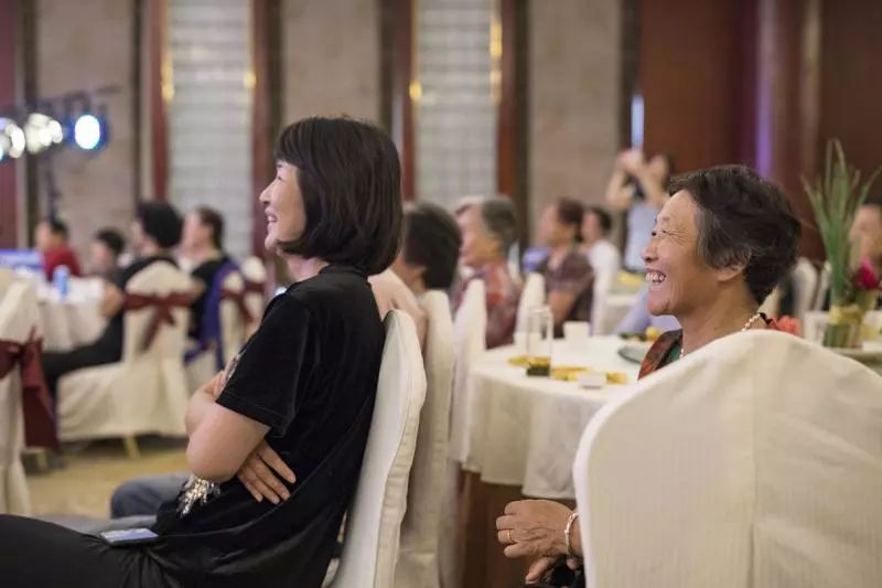 什么才叫享受天伦之乐 5fe4c9936c92403196a2ee60329f0f7b.jpeg