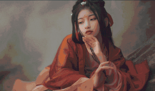 "昨夜雨疏风骤,浓睡试问残酒,不消卷帘人,却道技巧依旧.火吧v卷帘海棠图片