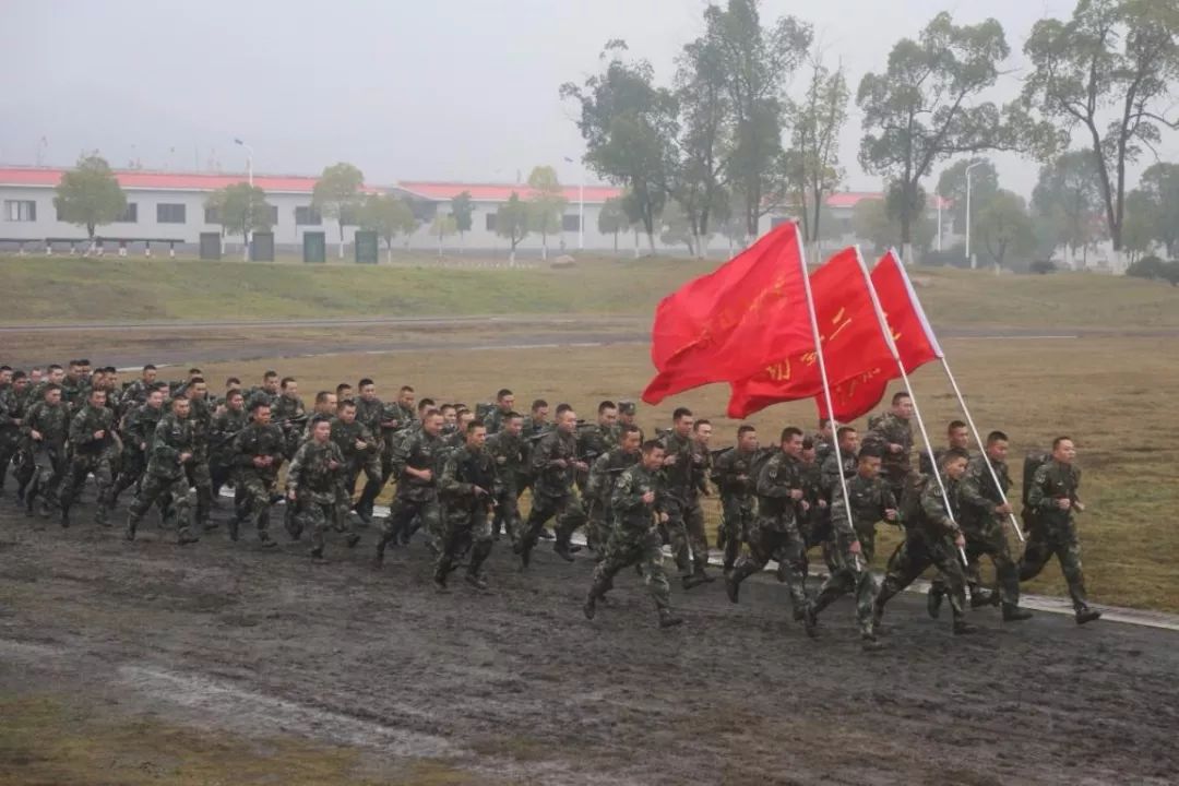 火箭军的这个先锋连人人都在士兵突击