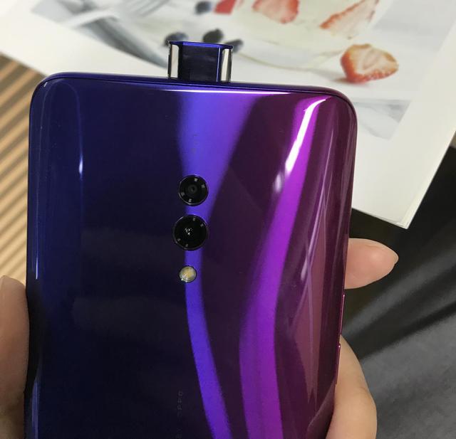 升降摄像头