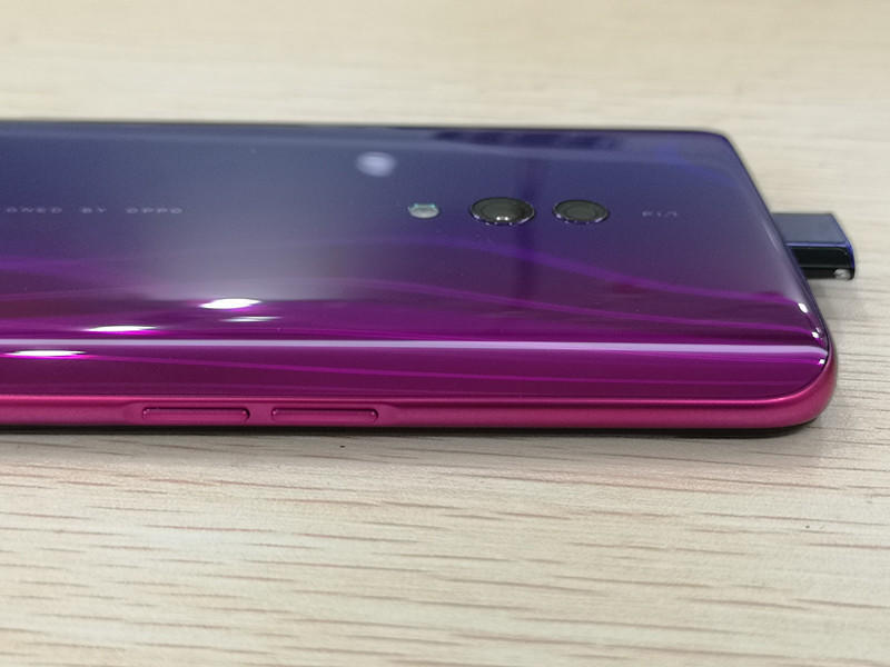 其实,去年vivo nex和 oppo find x上市时,我已经对升降式摄像头颇有