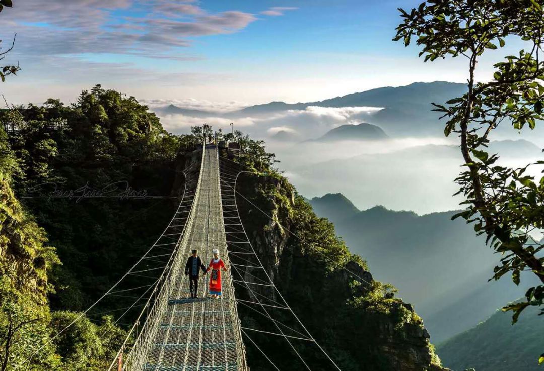 6月22日/23日(两期)娄底三联洞龙脊峰挑战中国第一镂空铁索桥一日游