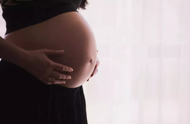                     原创            孕妈这个错误的洗澡习惯，可能导致胎儿畸形，你知道么