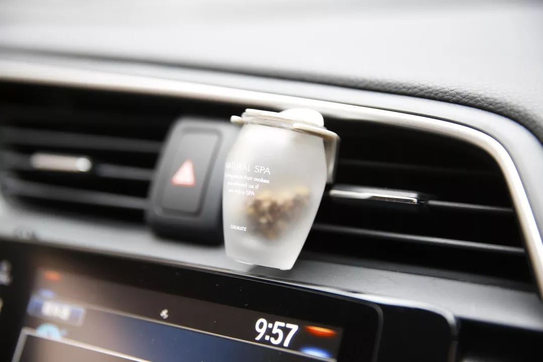 怎么去除车内异味效果最好 e3bde09a579e4d91bccd2cccd65a3a37.jpeg