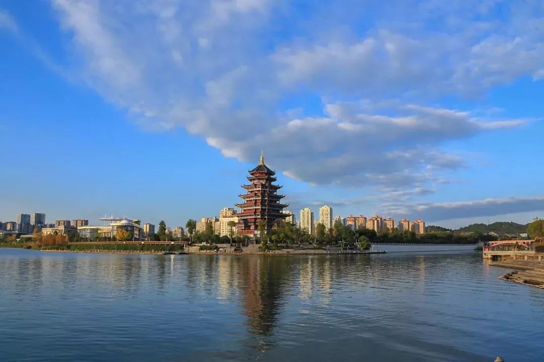 曝光遂宁某摄影师相机内的私密照片都是你平时看不到的画面