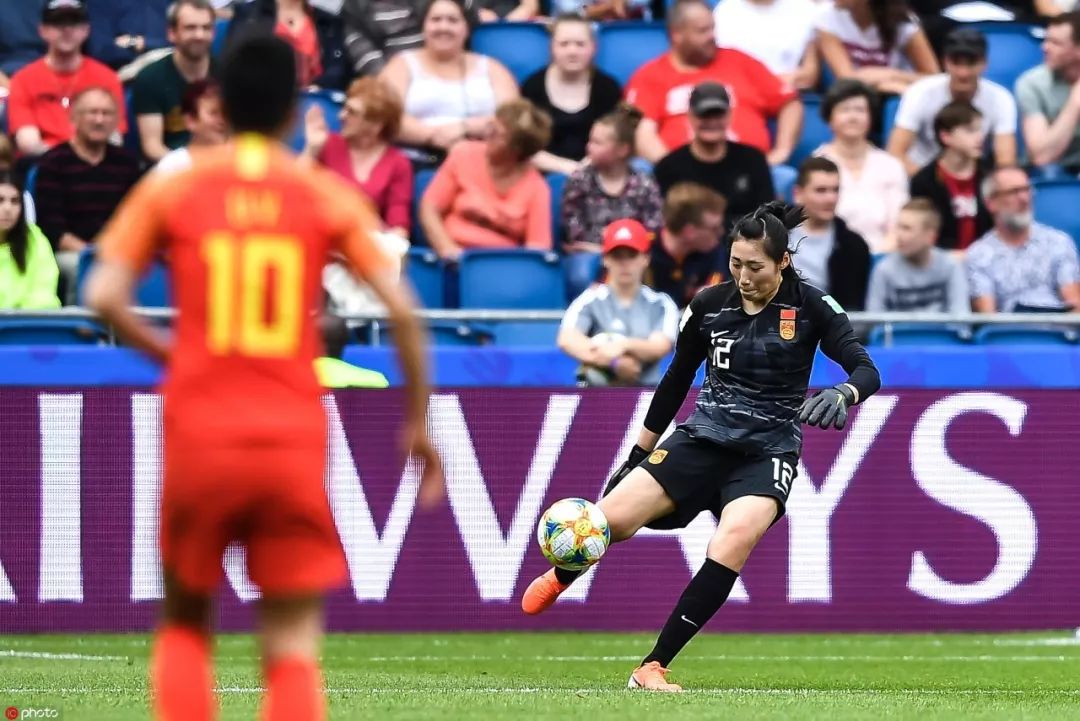 从小白到彭妈彭诗梦守护中国女足世界杯小组出线