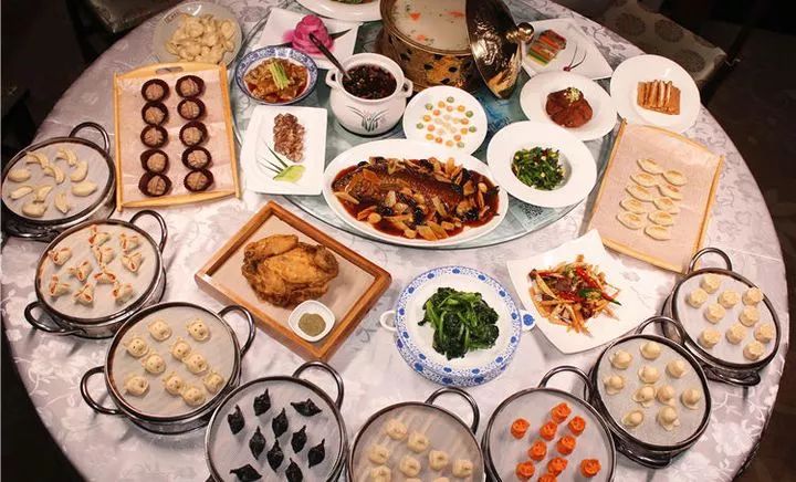 西安饺子宴,分为百花宴,牡丹宴等5个档次.