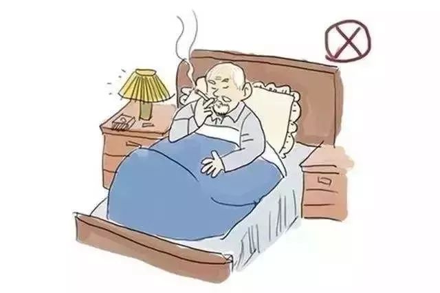 第七:经常提醒老人不要卧床吸烟,防止抽烟时进入睡眠状态,手中的香烟