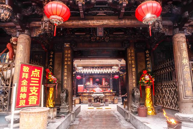 朱元璋下令改建、朱熹题字的关帝庙，整个泉州城香火最旺