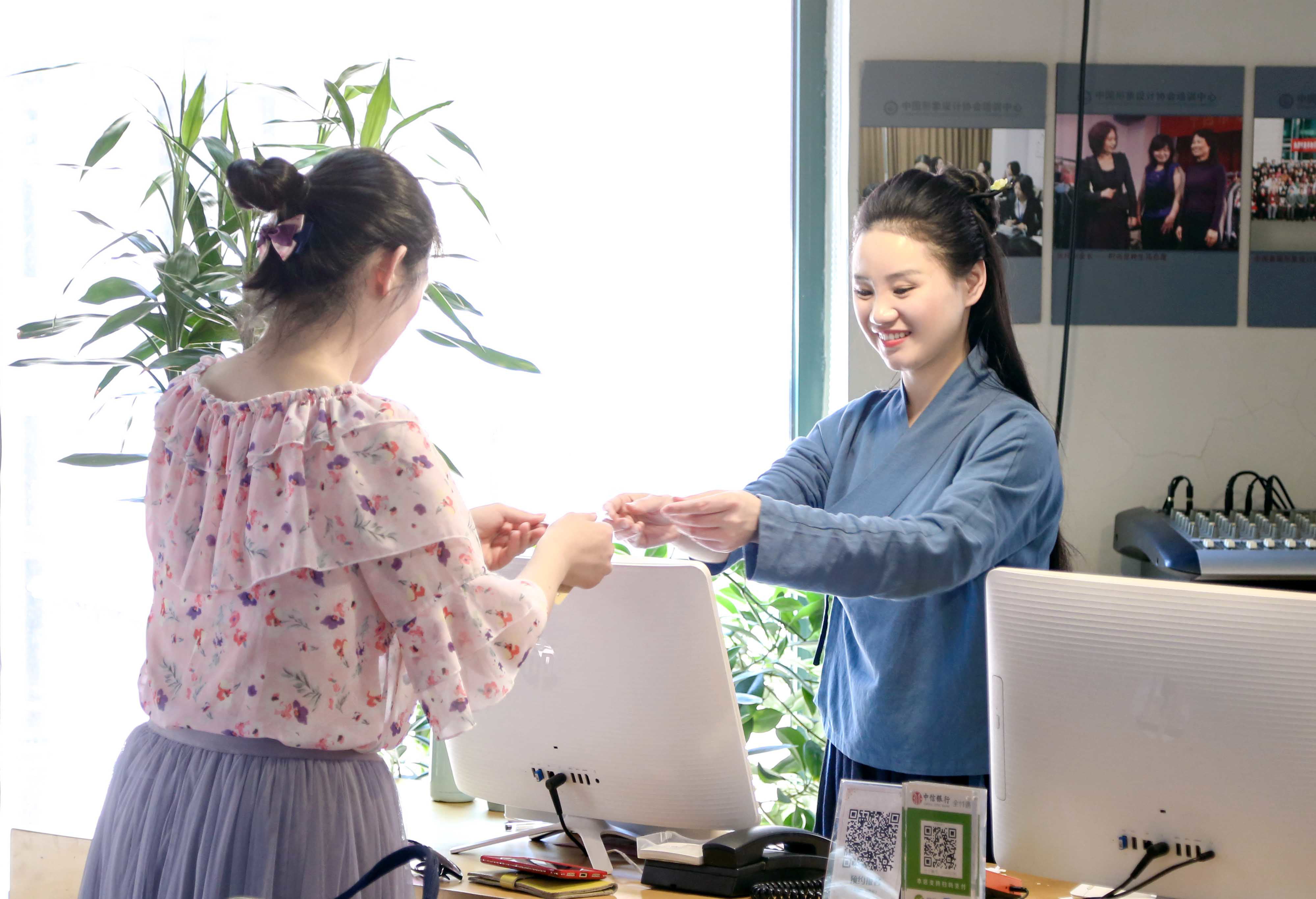 高考后，一定要做的三件事，吃饭睡觉还有... ...