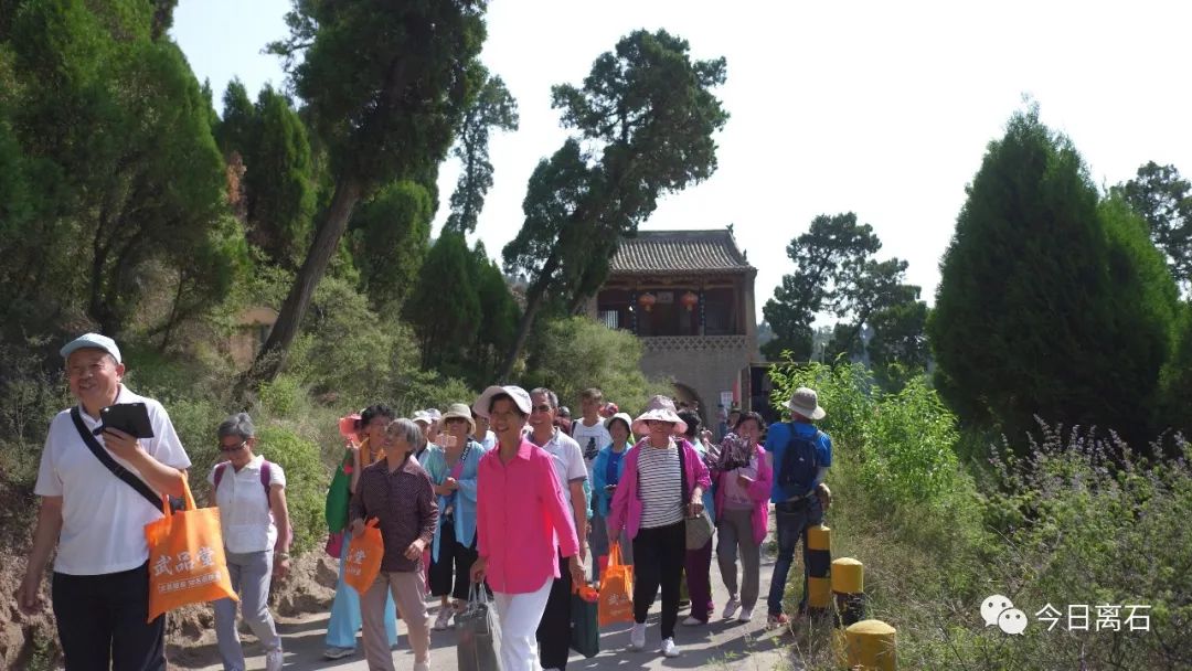 离石区:乡村旅游 乐了游客 富了村民_信义镇