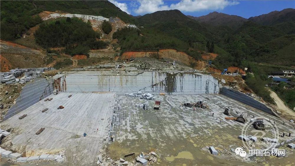 芝麻黑蒙古黑海浪花三座大型矿山源头生产基地工程首选