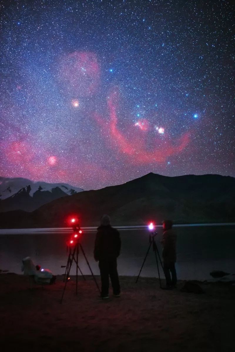 先后在吐鲁番,天池,南山等地拍摄星空