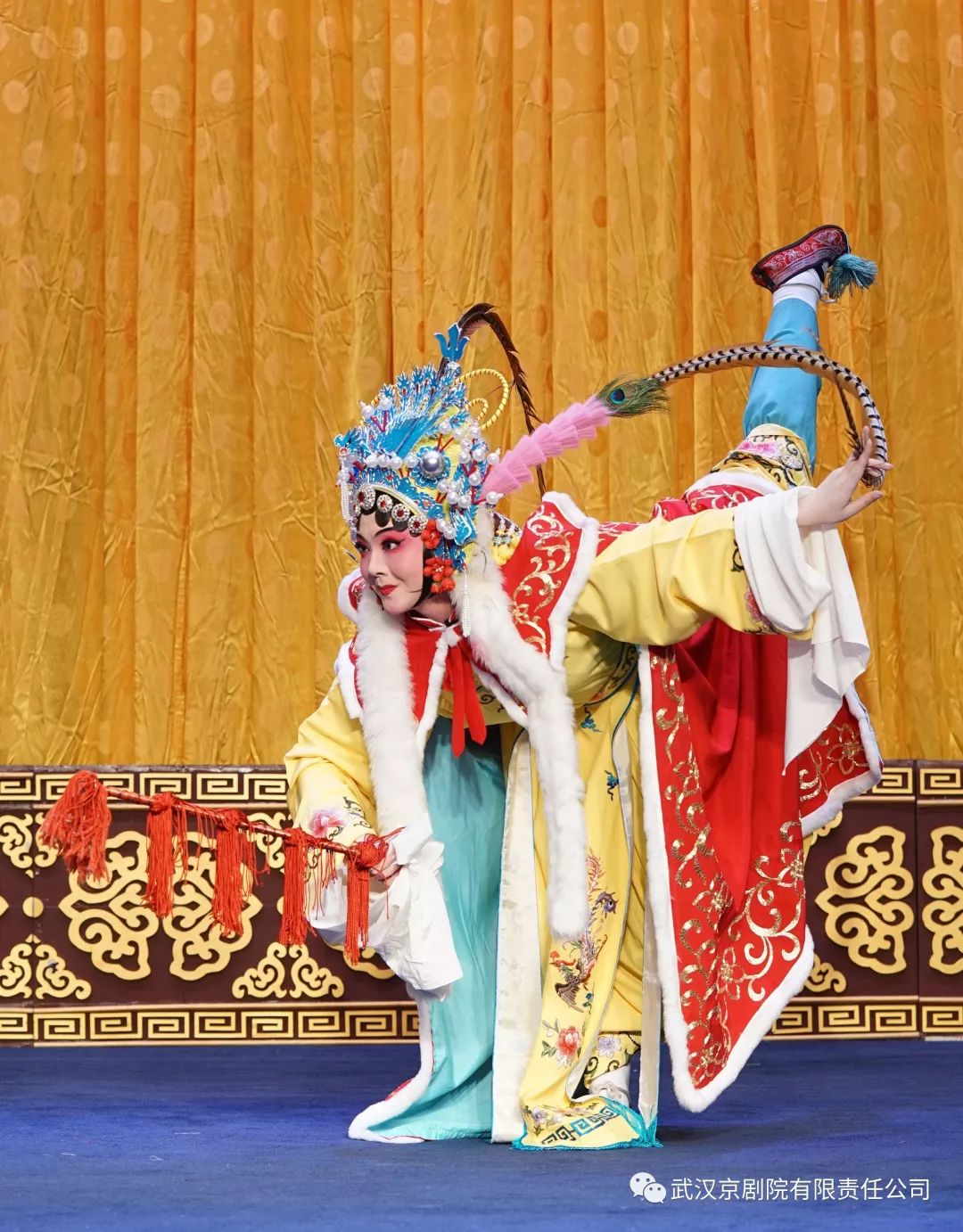 本周由武汉京剧院2013级京剧班学员马静玟上演的《昭君出塞》由冯春