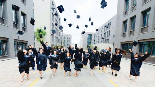 我国女孩子比例最高的大学 名字里也有 女 字 男生报了就吃香 播音