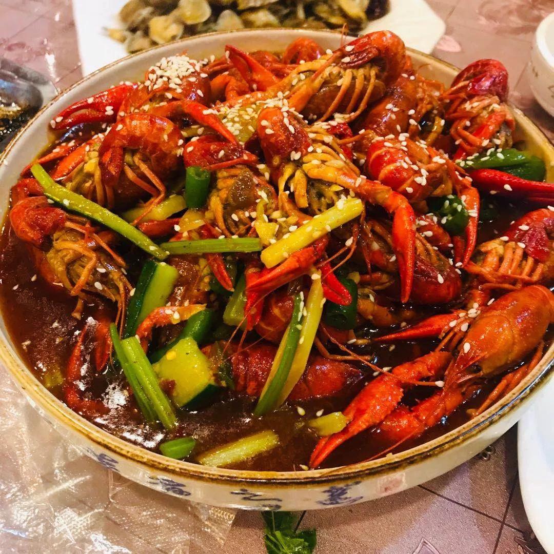 原创杨大嫂美食城的小龙虾,阜城夜宵界的永恒c位.