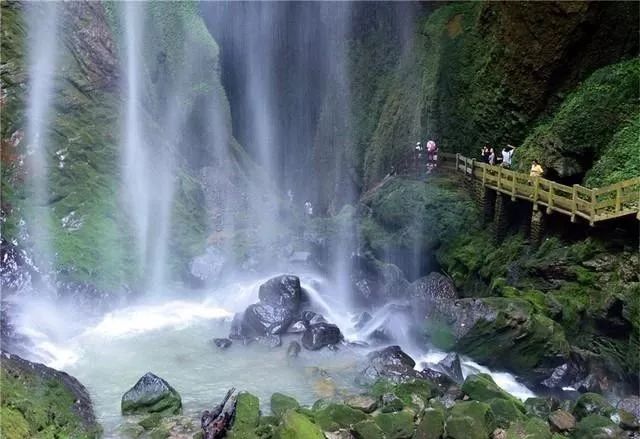 龙水峡地缝景点79 奥陶纪:万盛奥陶纪公园是位于重庆市万盛区黑山