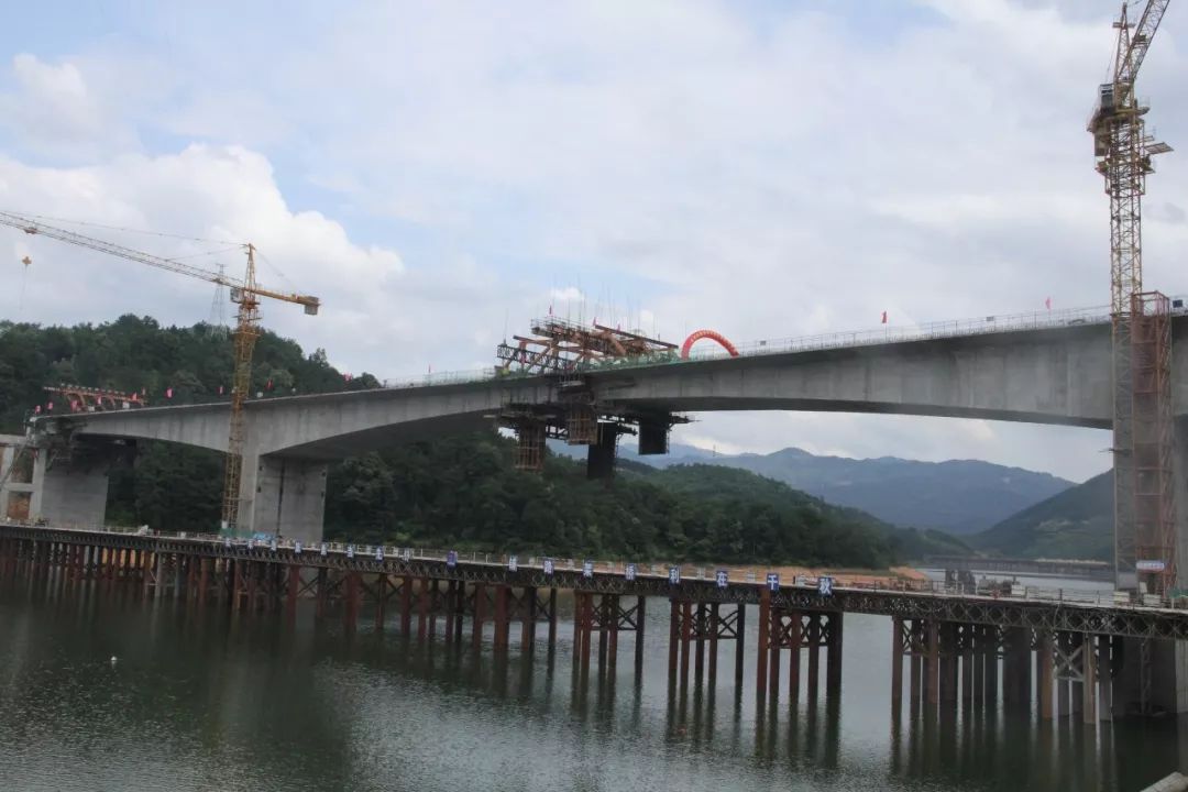 横三线古田新华大桥主桥合拢!