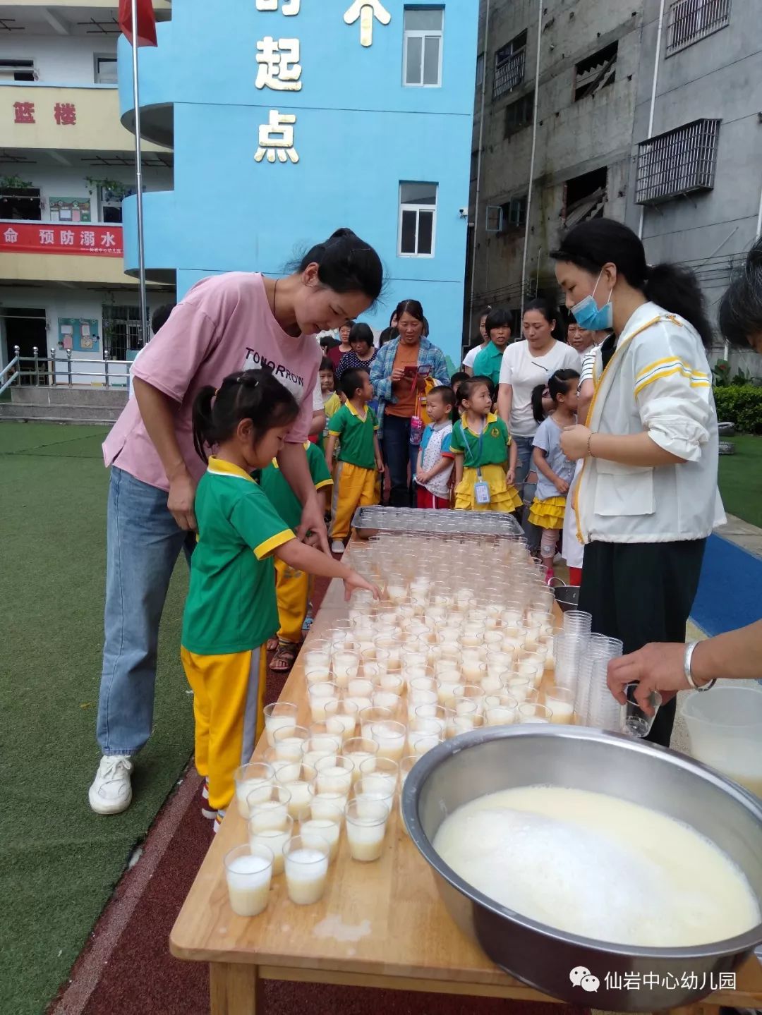 做传统美食品家乡味道仙岩中心幼儿园美食节活动