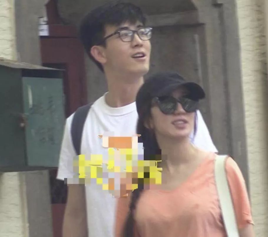 李川身高187cm,来自山西太原,比娄艺潇小2岁,出演过《匆匆那年:好久