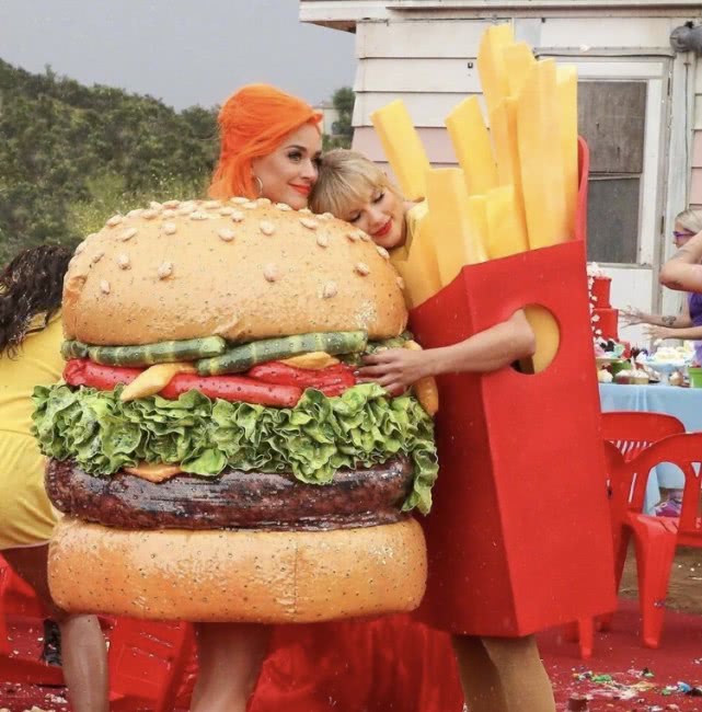 欧美女星撕完又好!霉霉回应感动众人,真给国内