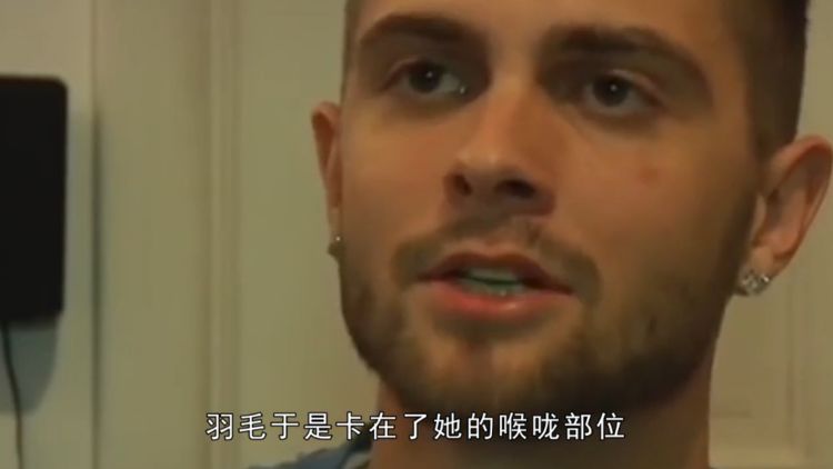                     原创            1岁宝宝脸上长出5厘米羽毛，有个阶段宝妈要注意，娃抓啥吃啥