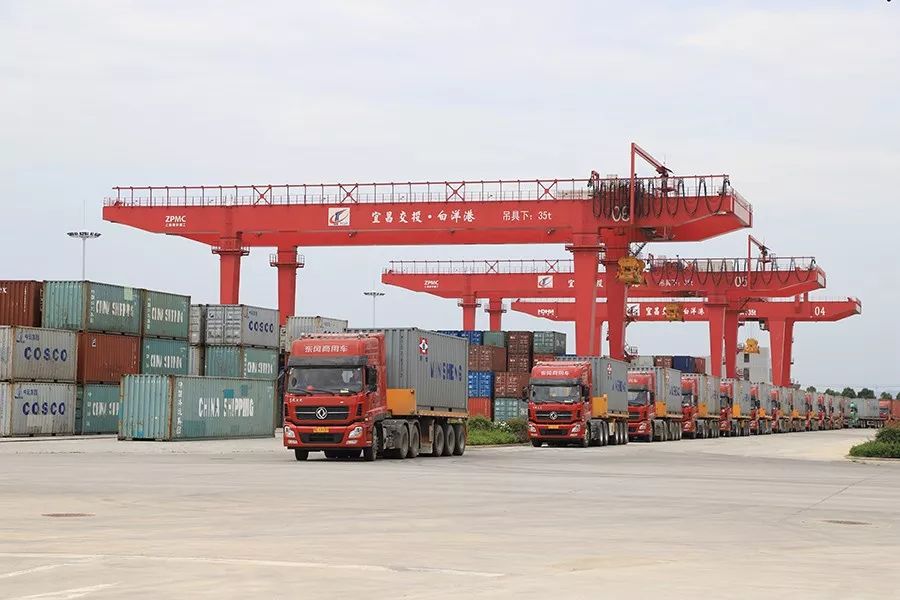 这些大家伙神速翻越三峡大坝!视频告诉你背